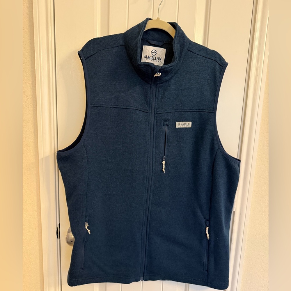 Magellan Outdoors Navy Classic Fit Vest